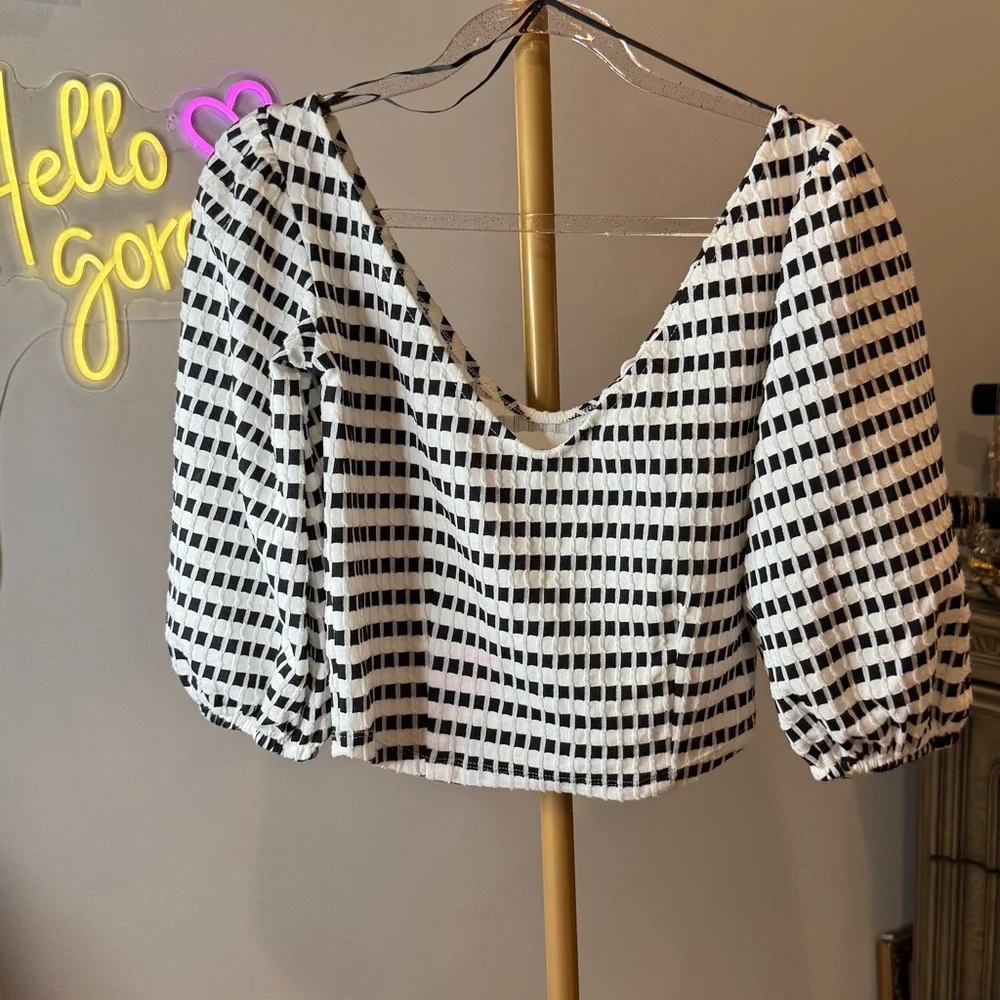Zara Black and White Crop Blouse with Boxy Puff Sleeves